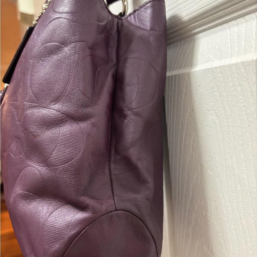 Coach G1276-F19448 SoHo Signature Embossed Leather Buckle Carryall in Plum VGUC - Picture 3 of 16
